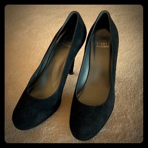 Black soft pumps